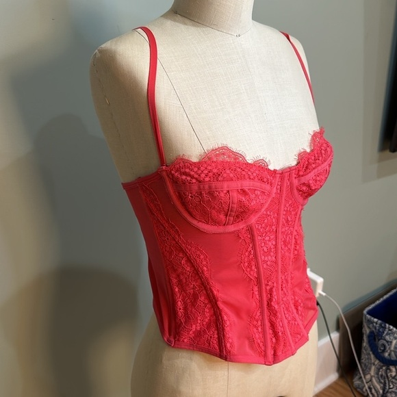 Urban outfitters out from under women’s pink corset top - Picture 3 of 6